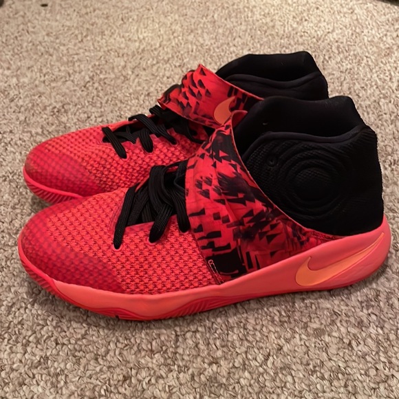 Nike Kyrie 2 - Picture 3 of 4